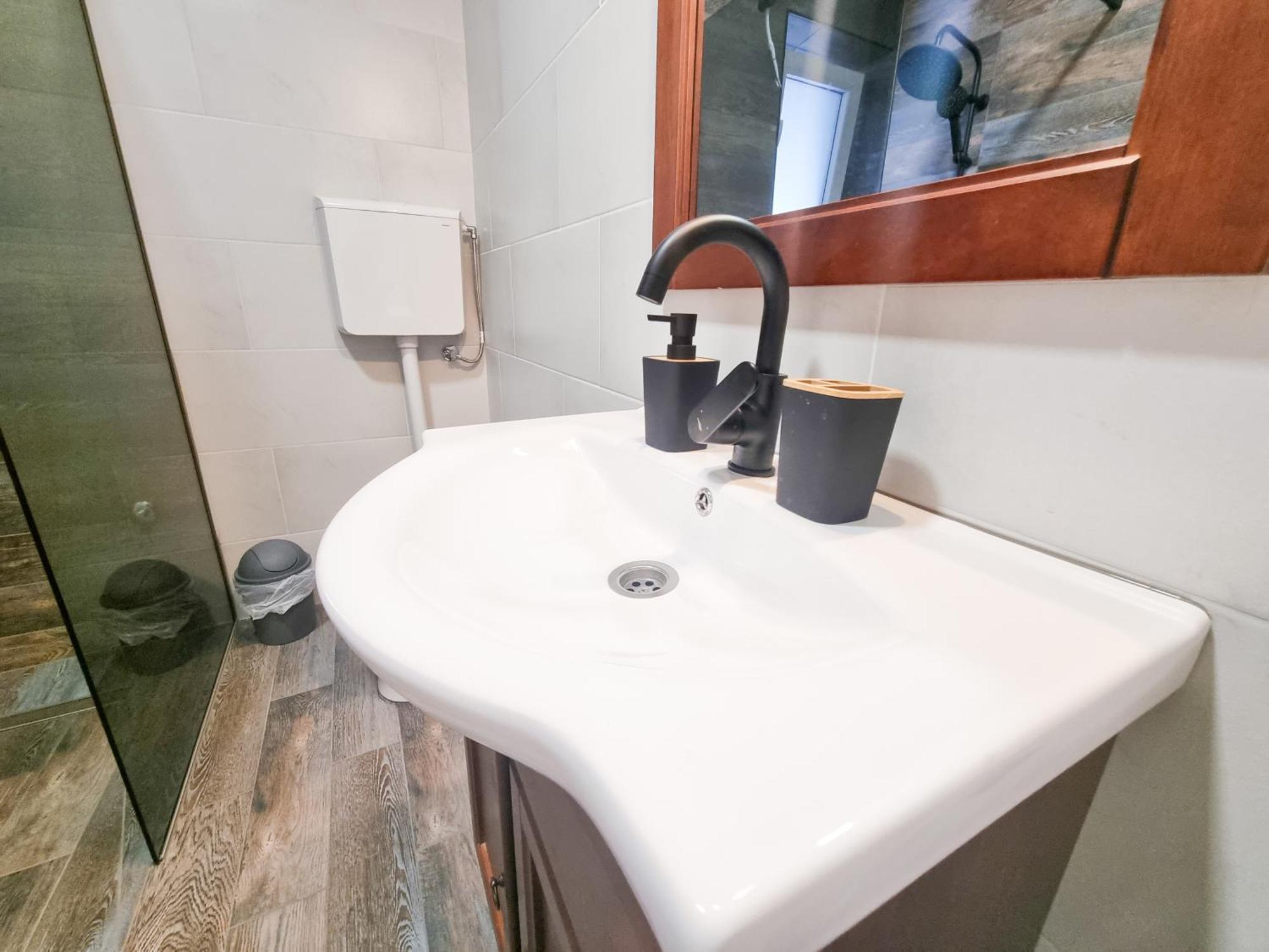 Apartmani 1 Pinezici Esterno foto